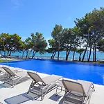 Arausana & Antonina Hotel 4*