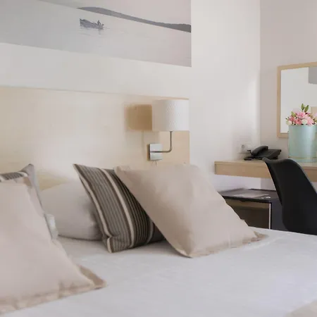 Hotel Arausana & Antonina 4*