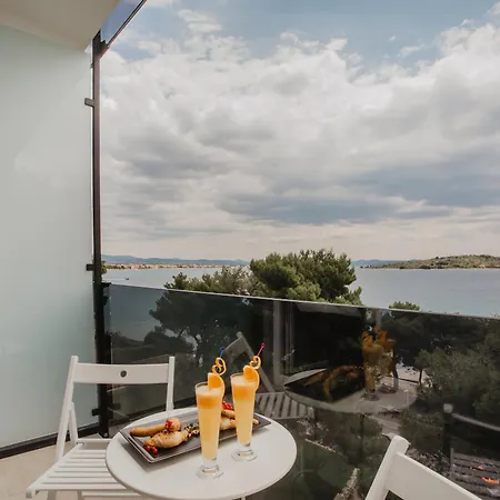 Hotel Arausana & Antonina 4*