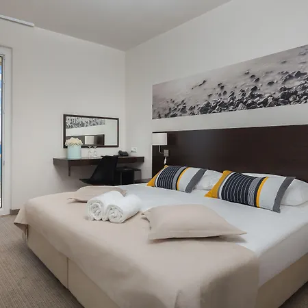 Hotel Arausana & Antonina 4*