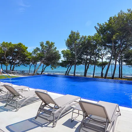 Arausana & Antonina Hotel 4*