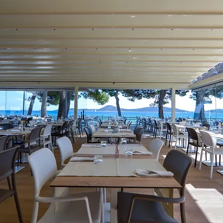 Hotel Arausana & Antonina 4*