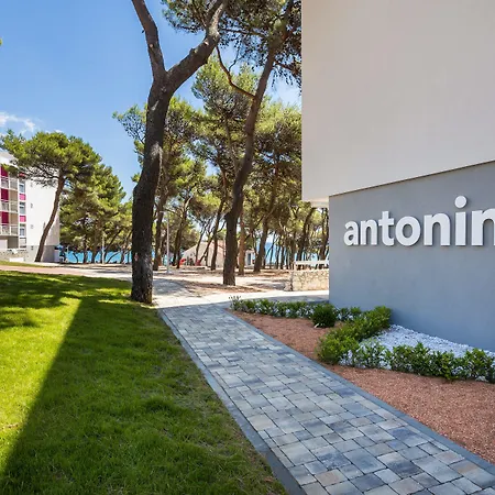 Arausana & Antonina Hotel