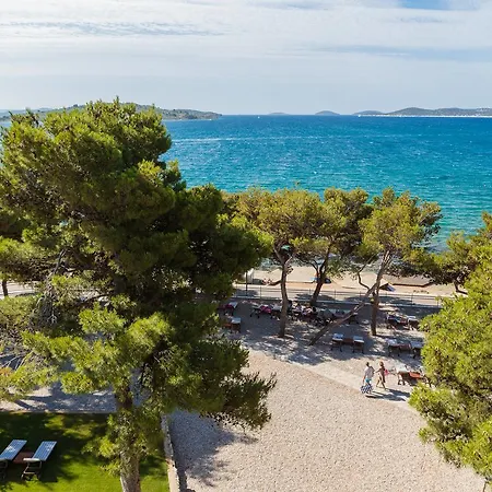 Hotel Arausana & Antonina 4*