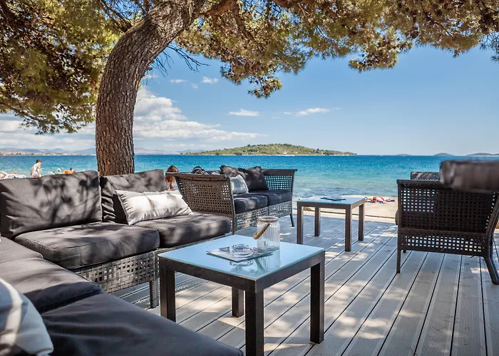 Hotel Arausana & Antonina 4*