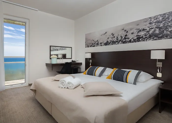 Hotel Arausana & Antonina 4*