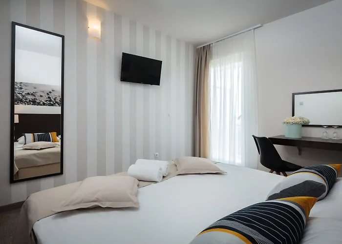 Arausana & Antonina Hotel