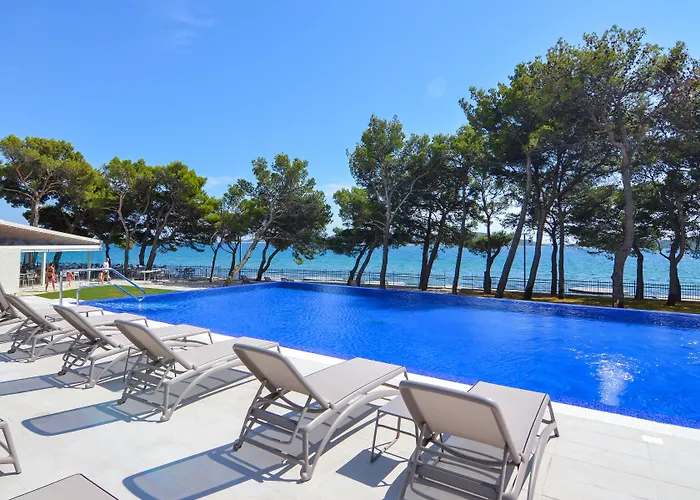 Arausana & Antonina Hotel 4*