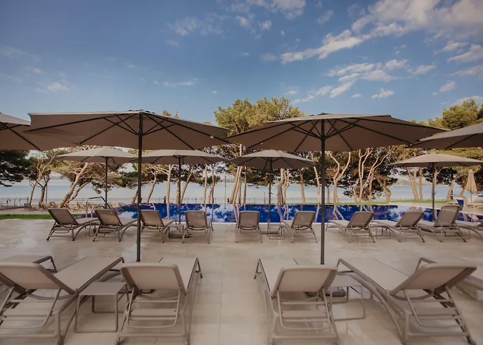 Hotel Arausana & Antonina 4*