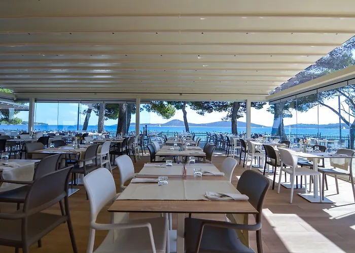 Hotel Arausana & Antonina 4*